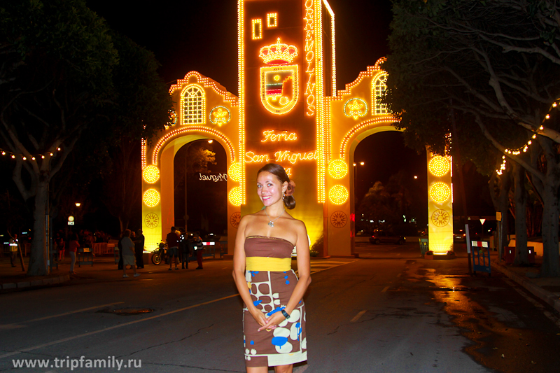 В балийском платье пытаюсь закосить под испанку))))