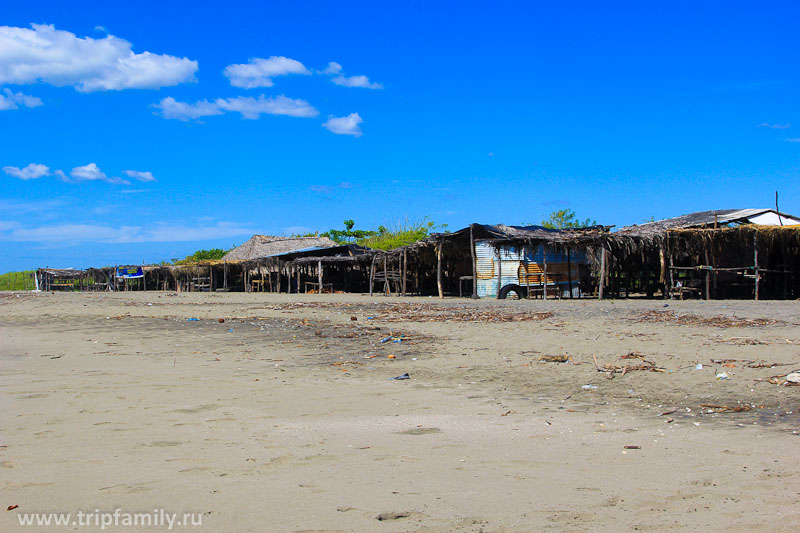 Народный пляж в Никарагуа выглядит так. Что-то мне подсказывает, что лет через 10 здесь могут стоять красивые кафе и фешенебельные отели. Время покажет. 