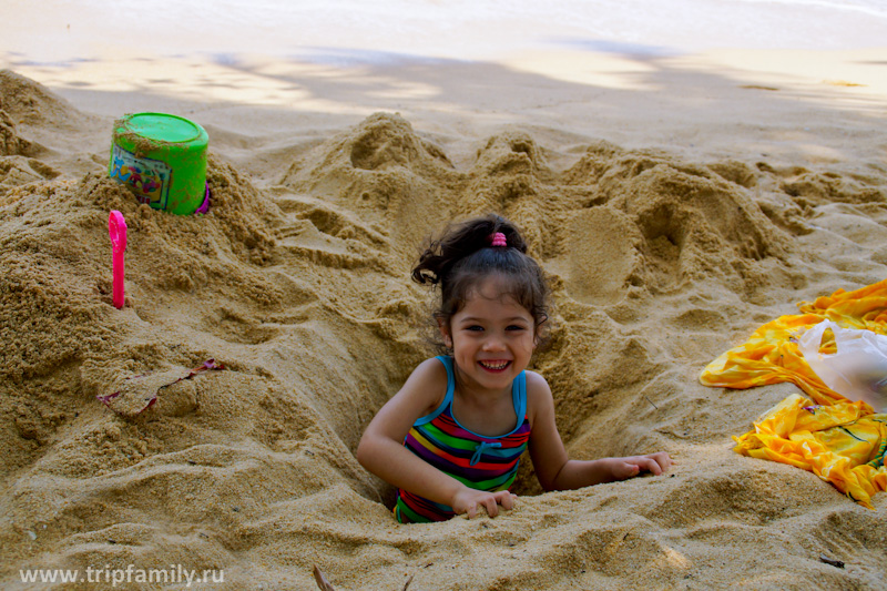 Безусловно, остров Самуи подходящее место для отдыха и жизни с ребенком. Только будьте внимательны, и грамотно подходите к выбору пляжа. 
